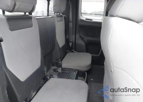 2016 Toyota Tacoma Sr5 V6 z USA, uszkodzony, nr VIN 5TFRZ5CN0GX001944